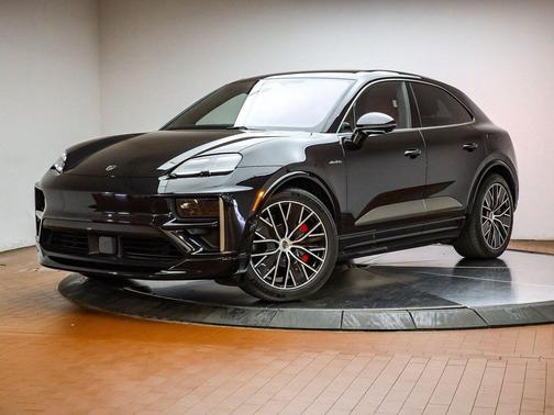2025 Porsche Macan Turbo