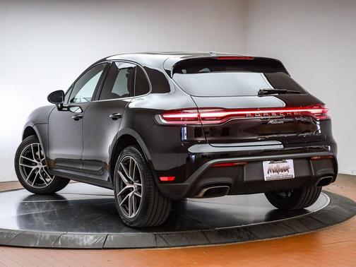 2025 Porsche Macan 