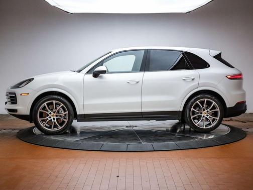 White 2022 Porsche Cayenne Platinum Edition