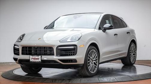 Chalk 2022 Porsche Cayenne Platinum Edition