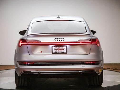 Florett Silver Metallic 2022 Audi e-tron S Premium Plus
