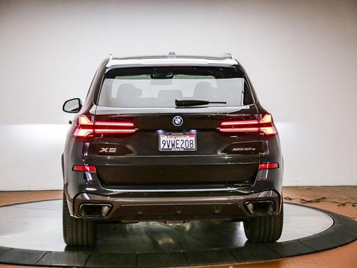 Black Sapphire Metallic 2026 BMW X5 PHEV xDrive50e