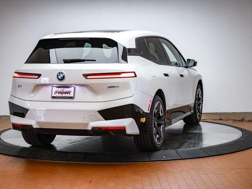 2023 BMW iX xDrive50