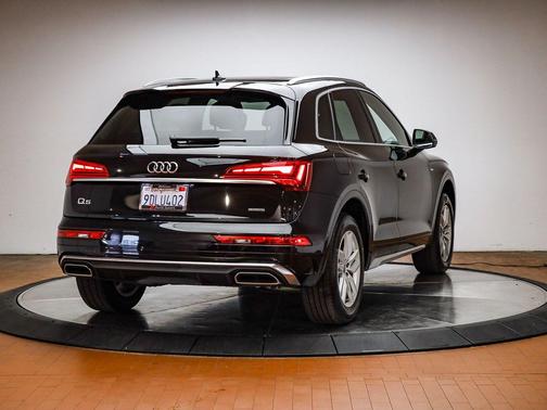 2023 Audi Q5 45 S line Premium