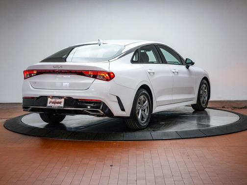 Glacial White Pearl 2023 Kia K5 LXS