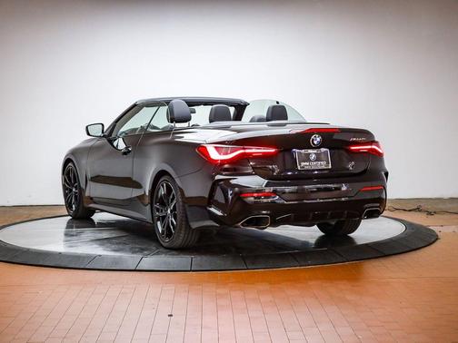 Black Sapphire Metallic 2023 BMW M440 i