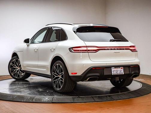 2025 Porsche Macan 