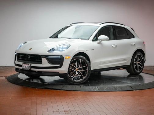 2025 Porsche Macan 