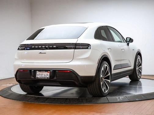 2025 Porsche Macan 