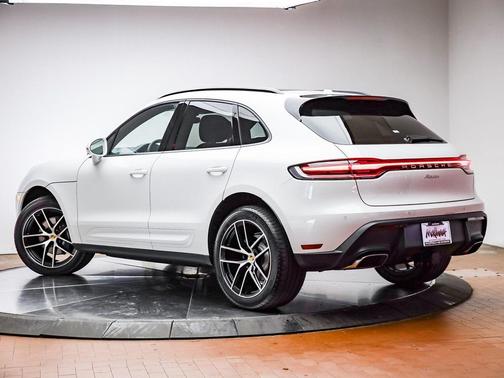 2025 Porsche Macan 
