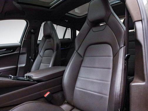 2026 Porsche Panamera 4