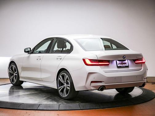 Alpine White 2023 BMW 330 330i