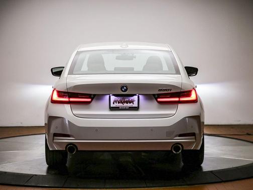 Alpine White 2023 BMW 330 330i