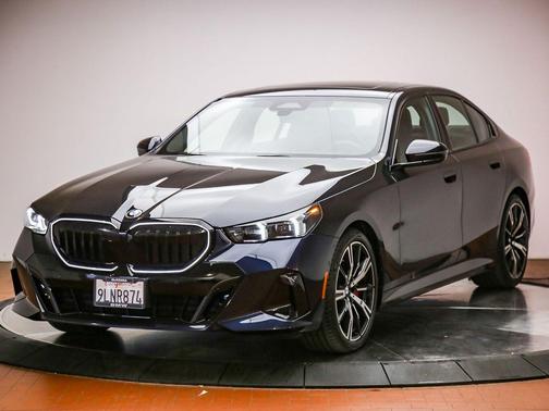 Carbon Black Metallic 2024 BMW 540 xDrive