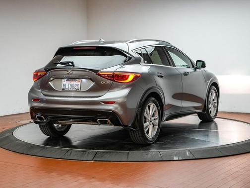 2019 INFINITI QX30 LUXE