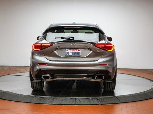 2019 INFINITI QX30 LUXE