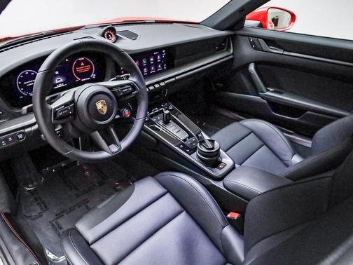 2025 Porsche 911 Carrera