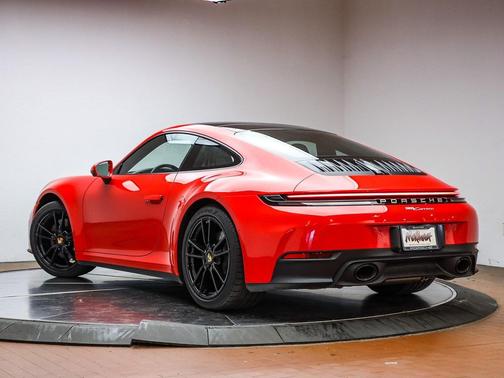 2025 Porsche 911 Carrera