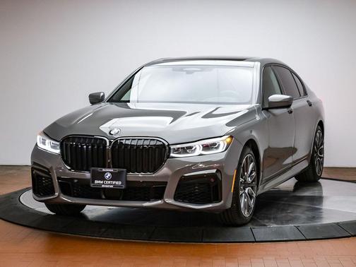 Bernina Grey Amber Effect Metallic 2022 BMW 750 i xDrive