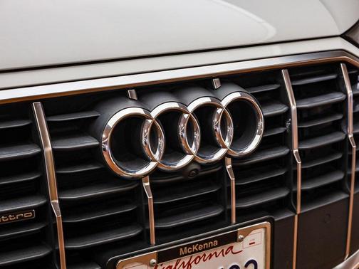 2022 Audi Q7 55 Premium