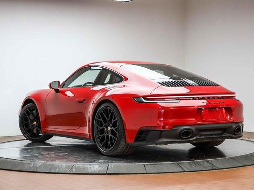 2024 Porsche 911 Carrera GTS