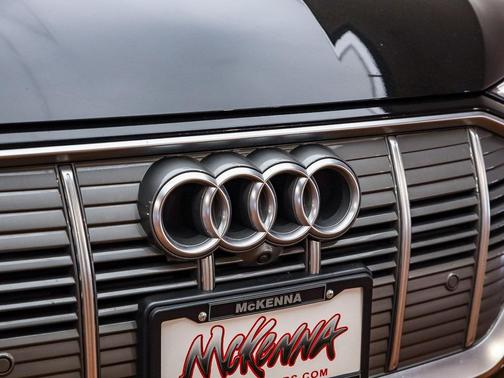2021 Audi e-tron Premium Plus