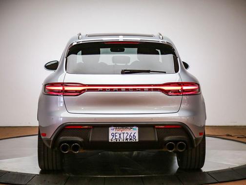 Dolomite 2023 Porsche Macan Macan