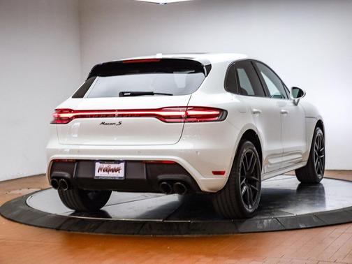 2022 Porsche Macan S