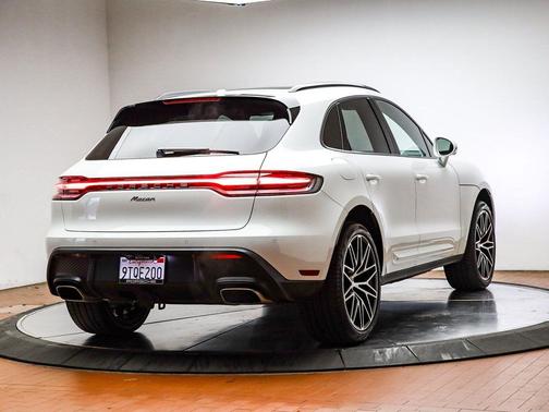 2025 Porsche Macan 
