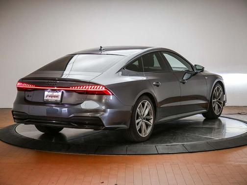 Daytona Gray Pearl Effect 2023 Audi A7 Prestige 55 TFSI quattro S tronic