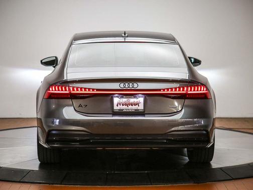 Daytona Gray Pearl Effect 2023 Audi A7 Prestige 55 TFSI quattro S tronic