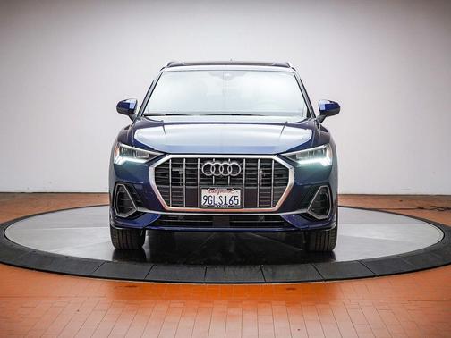 Navarra Blue Metallic 2023 Audi Q3 45 S line Premium Plus