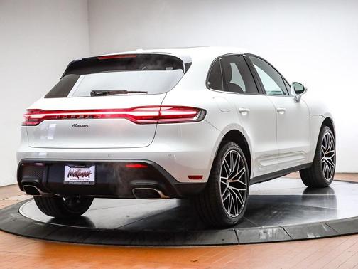 2025 Porsche Macan 