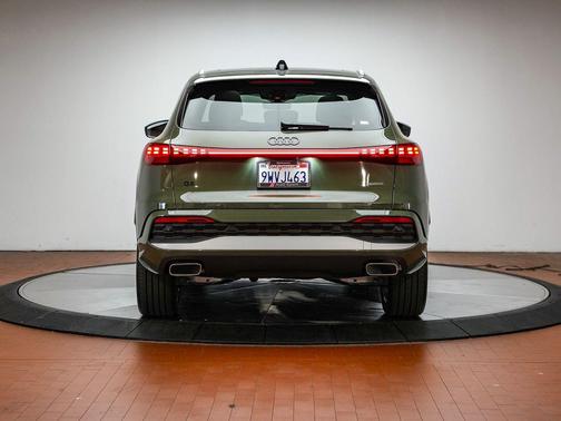 District Green Metallic 2025 Audi Q5 Premium Plus TFSI quattro S tronic