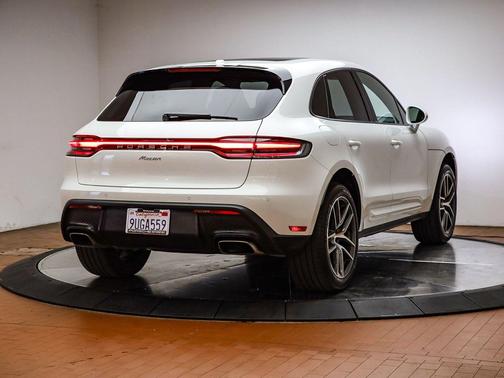 2025 Porsche Macan 