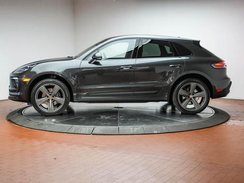 Volcano 2025 Porsche Macan Macan