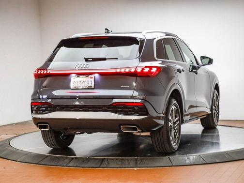 2025 Audi Q5 Premium Plus TFSI quattro S tronic