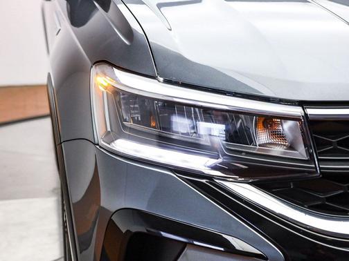 Platinum Gray Metallic 2024 Volkswagen Taos 1.5T S