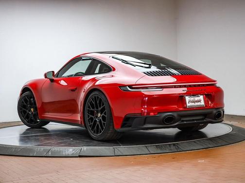 2024 Porsche 911 Carrera 4 GTS