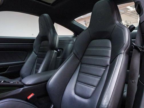 2024 Porsche 911 Carrera 4 GTS