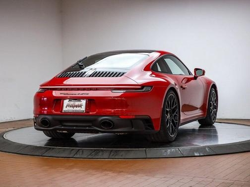 2024 Porsche 911 Carrera 4 GTS