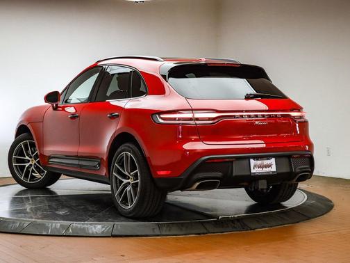 2025 Porsche Macan 