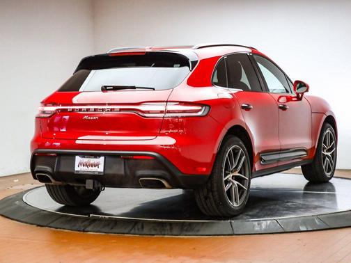 2025 Porsche Macan 