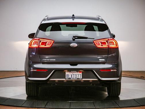 Platinum Graphite 2019 Kia Niro s Touring