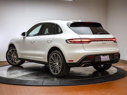 2025 Porsche Macan 
