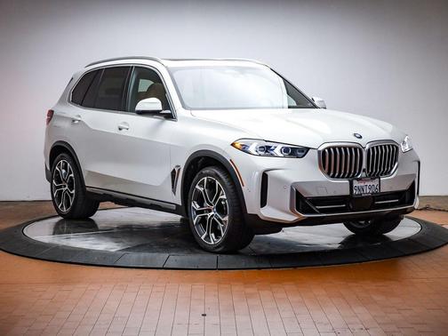 Alpine White 2025 BMW X5 PHEV xDrive50e