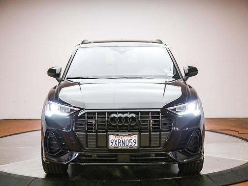 Mythos Black Metallic 2025 Audi Q3 Premium 45 TFSI S line quattro Tiptronic
