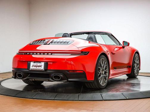 2025 Porsche 911 Carrera