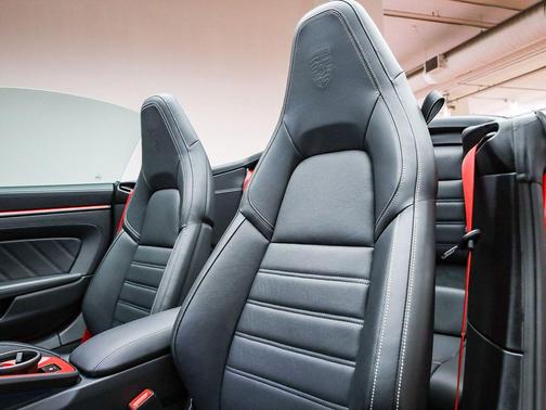 2025 Porsche 911 Carrera