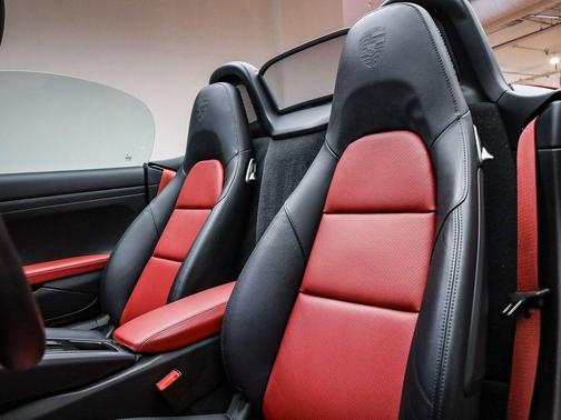 2024 Porsche 718 Boxster S